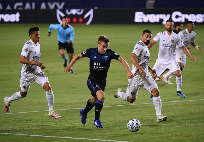 Líneas y selecciones para LA Galaxy vs San Jose Earthquakes