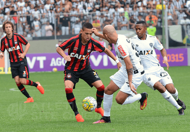 Atlético Paranaense x Atlético Mineiro.