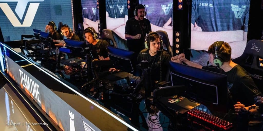 Ninjas de Pijama vs. Equipe Um