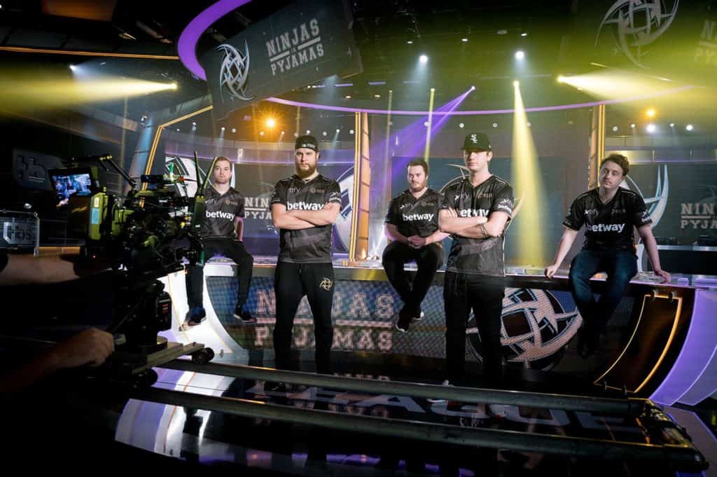 Ninjas de pijama vs. mousesports