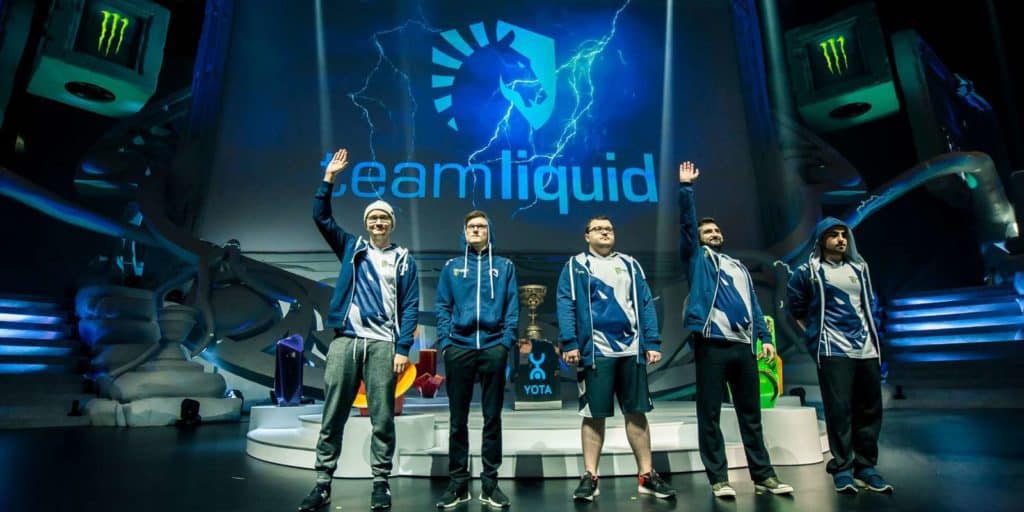 Equipe Heroica vs. Equipe Liquid