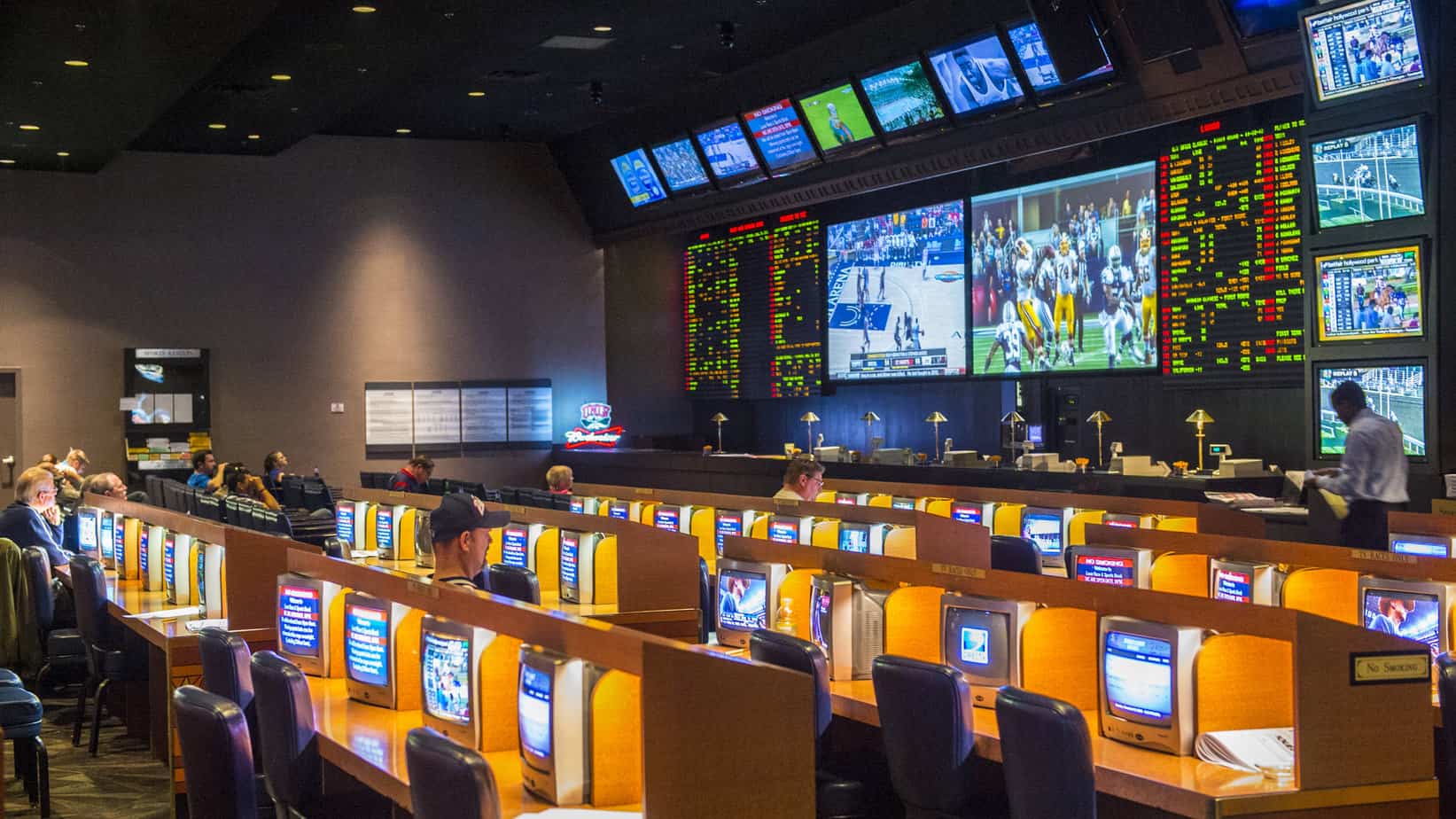 Betting: Normal Betting vs. Sportsbook – Which is Best?