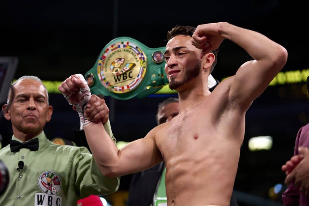 José Valenzuela vs.Jezreel Corrales