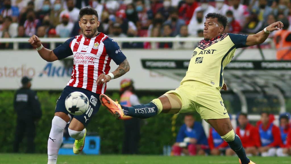 Liguilla Semifinals First Leg: Chivas vs. Club