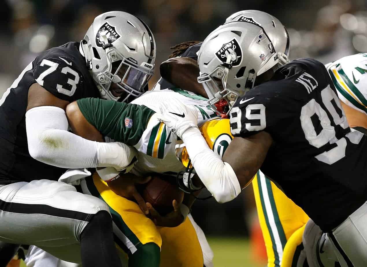 Packers en Raiders para MNF: probabilidades de apuestas y elección gratuita