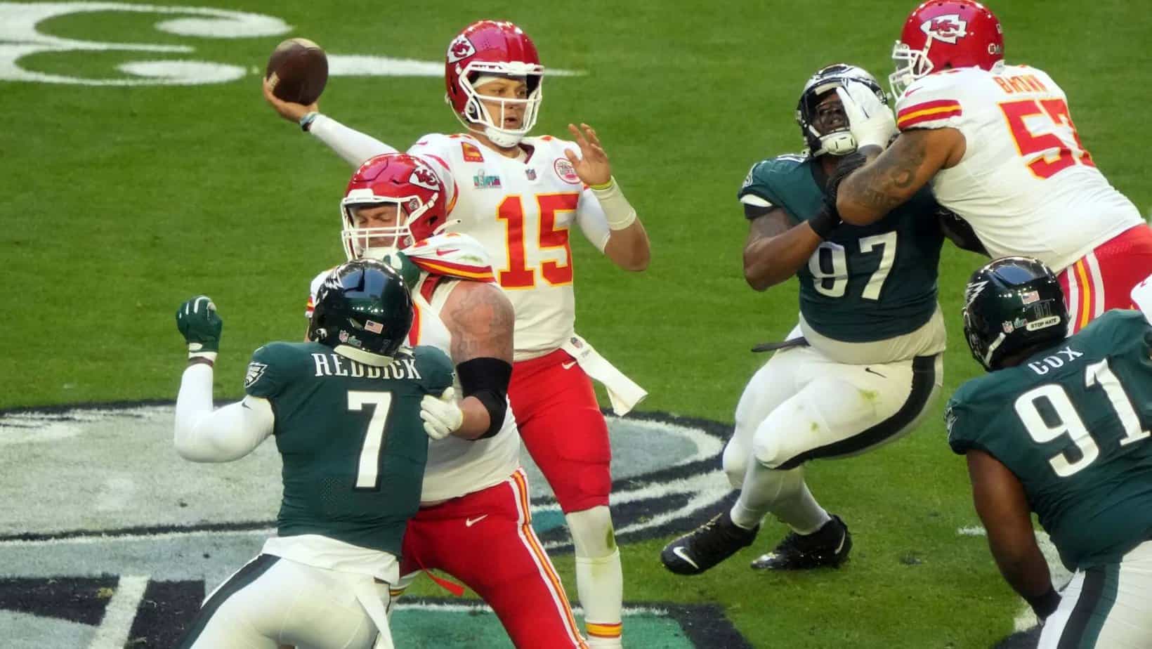 Eagles at Chiefs for MNF: Preview and Free Pick