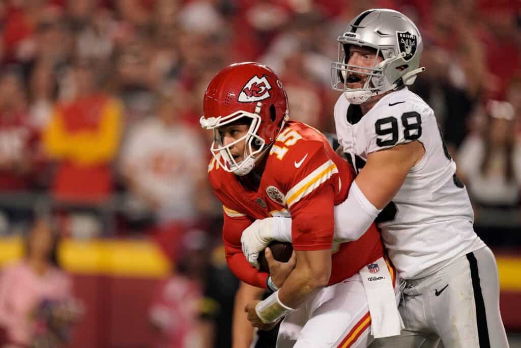 Raiders vs. Chefes