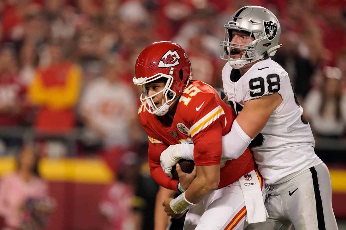 Previa de Raiders vs Chiefs y Cuotas de Apuestas