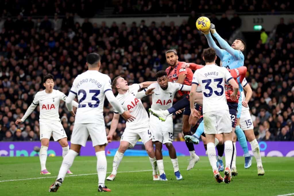 A Premier League continua em ação neste fim de semana, quando Everton e Tottenham entram em campo para disputar os três pontos na 23ª rodada.