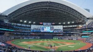 Interior_of_Rogers_Centre_Roof_Open_2024 - Gambyl Sports Betting Exchange Gambyl-sports-betting-exchange-stadium-baseball-game.
